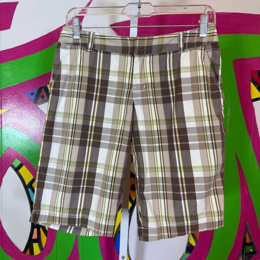 Tommy Bahama, Plaid Bermuda Shorts. Size 2. In excellent condition!